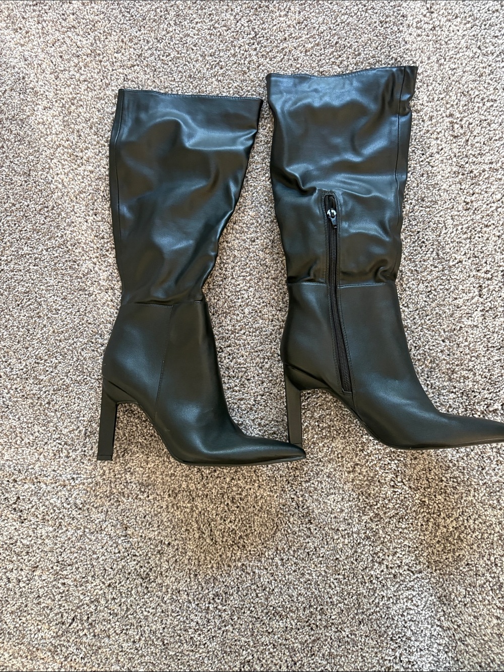 Classic Black Knee-High Pointed Toe Heel Boots